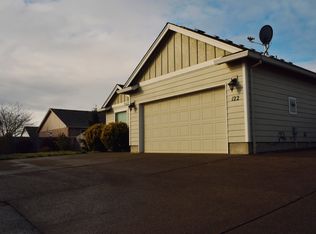 122 N 10th St, Jefferson, OR 97352