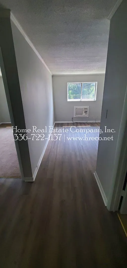 725 Akron Drive Apt P — Photo 4