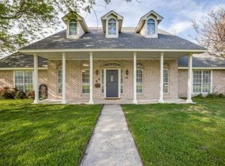 734 Egyptian Way, Grand Prairie, TX 75050