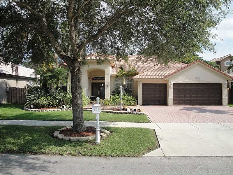 1st image of 16326 Mariposa Cir N