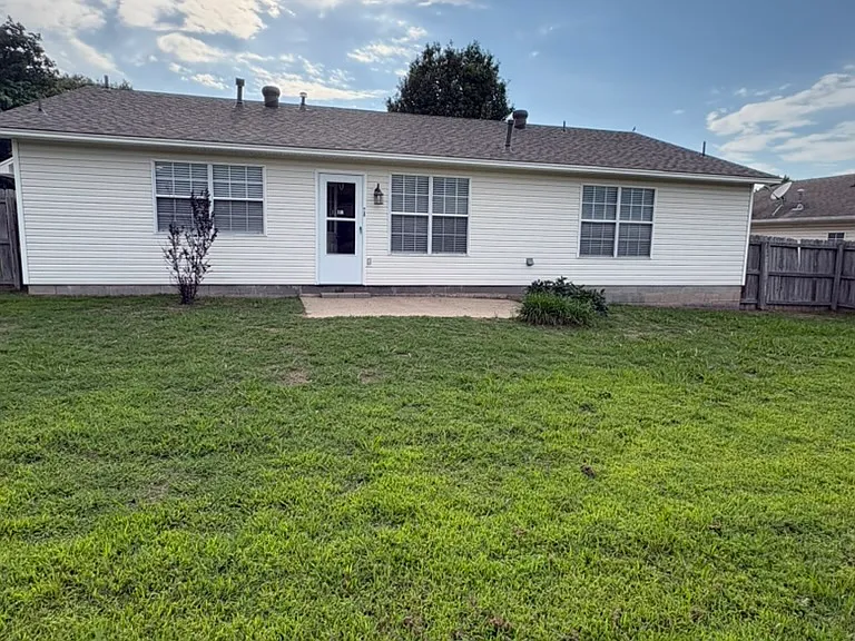 34 Azalea Dr — Photo 2