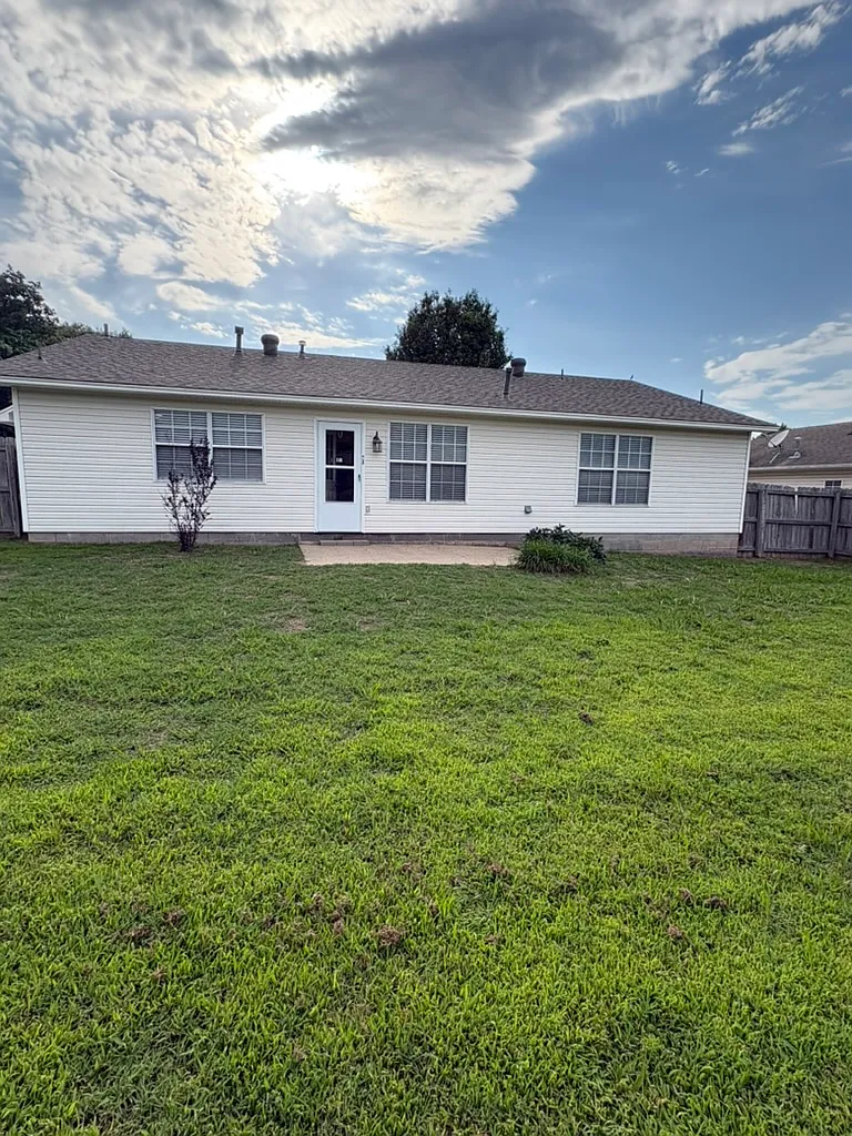 Building Photo - 34 Azalea Dr