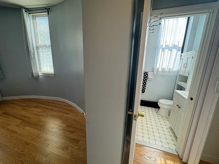 100 Riverway #C — Photo 9