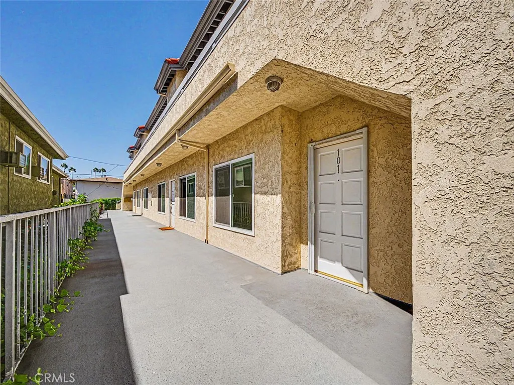 11733 Avon Way — Photo 2
