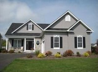 3900 Chatham Ln, Canandaigua, NY 14424
