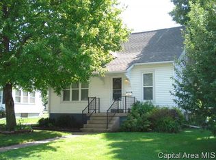687 Lawrence Ave, Galesburg, IL 61401