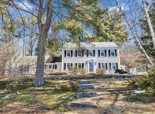 8 Oak Hill Dr, Amherst, NH 03031