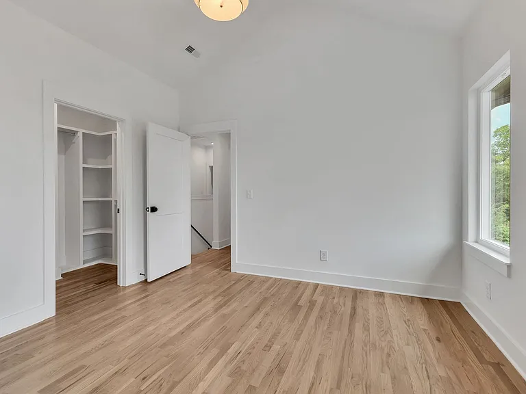 5917 Robertson Ave — Photo 35