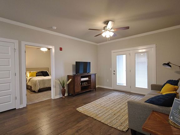 5th image of 2000 E Brookview Dr #103