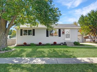 4007 Jill Dr, Waterloo, IA 50701