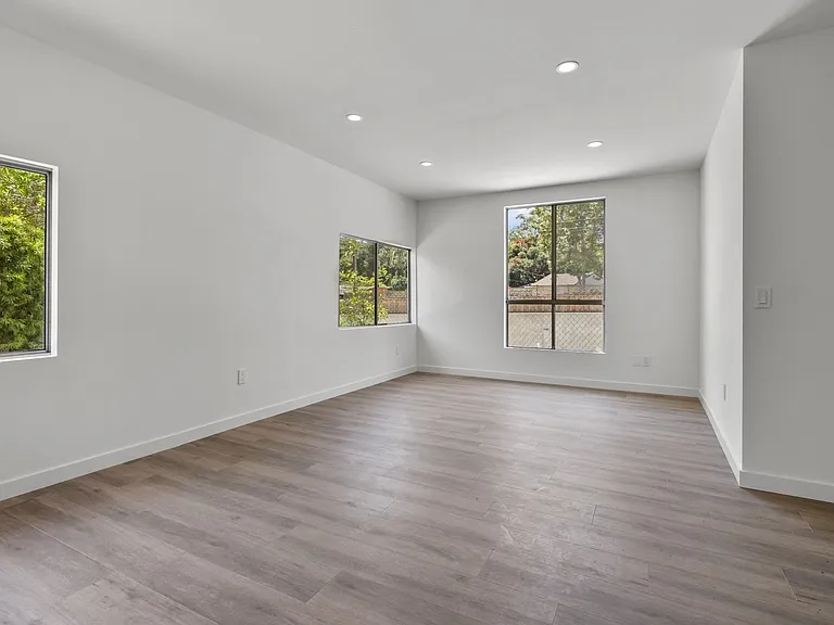 1757 June Ln — Photo 10
