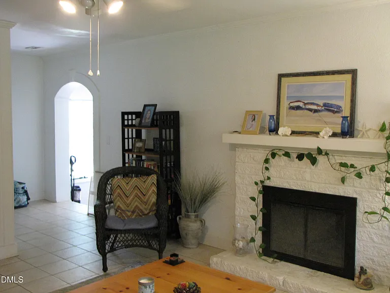 3608 Knollwood Dr — Photo 2