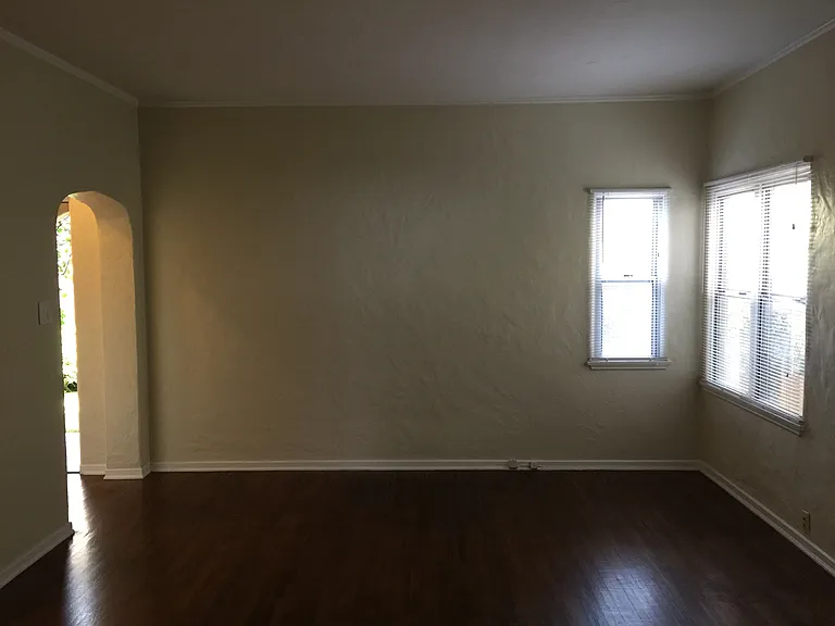 774 Redondo Ave #10 — Photo 6