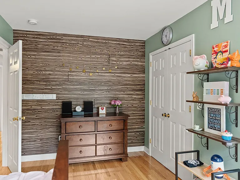 5213 Cathedral Ave NW — Photo 38