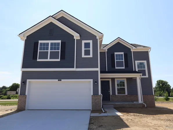 34494 Sandpiper Ct, Chesterfield, MI 48047