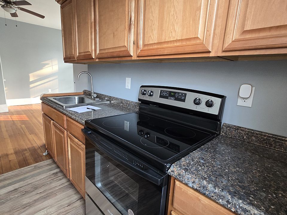 Kitchen Stove area