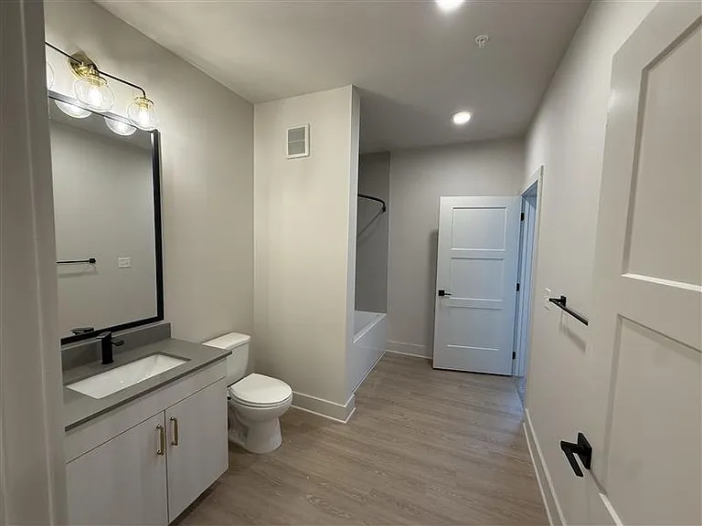 District on the Etowah Apartments — Photo 1432