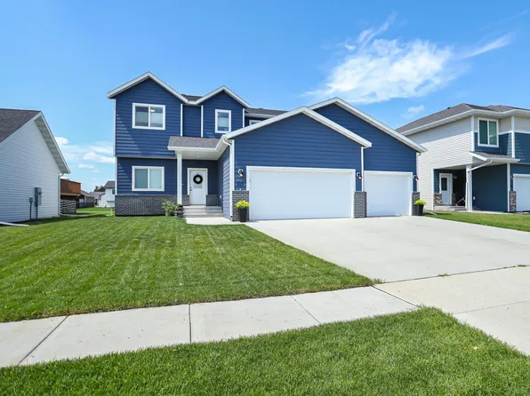213 7th St E, Horace, ND 58047