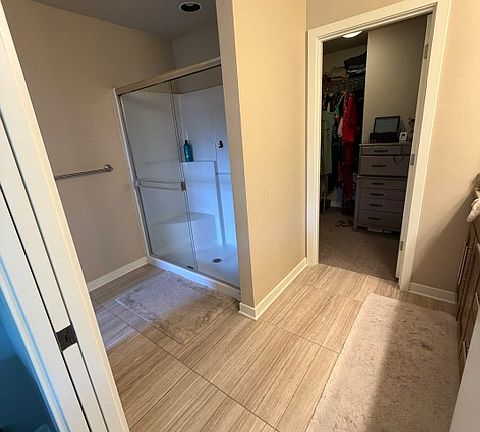 4th image of 604 NE Vail Ln