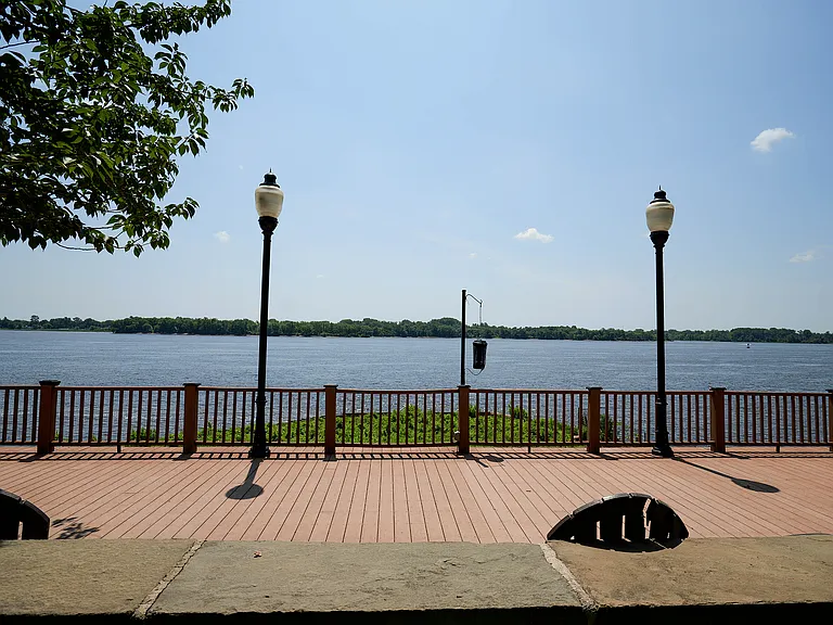 Delaire Landing — Photo 21