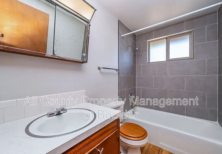 1353 Coffman St #12 — Photo 13