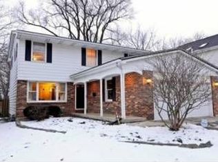 916 W State St, Geneva, IL 60134