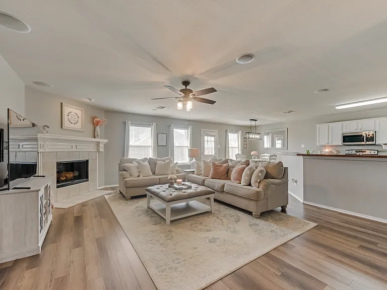 9805 Tanglebrush Dr — Photo 18