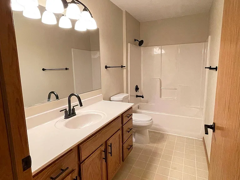 W3128 Harvard Ct — Photo 20