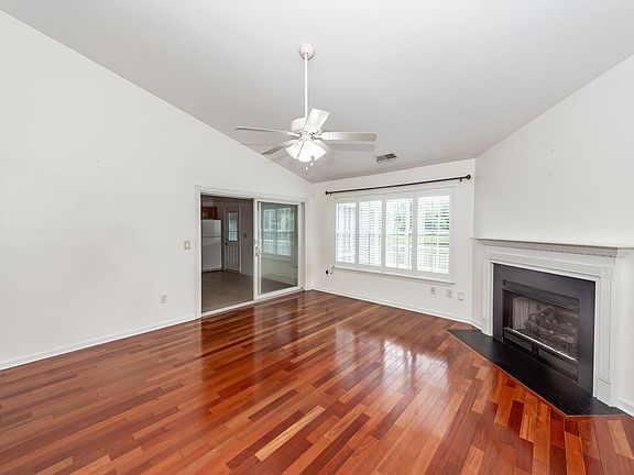 5th image of 494 Hainsworth Dr