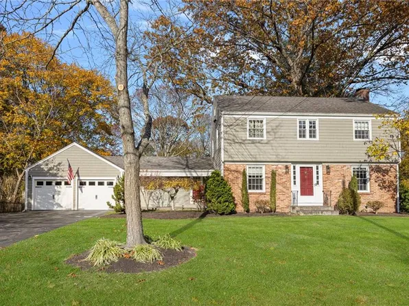 9 Lamson Rd, Barrington, RI 02806