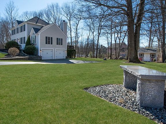 5th image of 5 Burnell Ct
