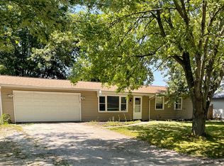 658 Newport Rd, Valparaiso, IN 46385