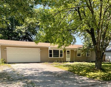 658 Newport Rd, Valparaiso, IN, 46385