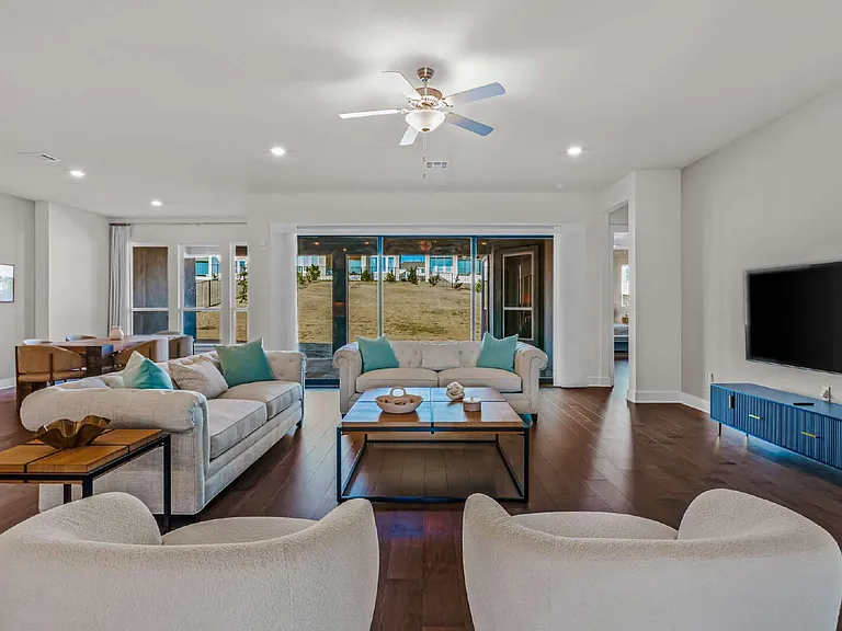 921 Trevi Fontana Dr — Photo 10