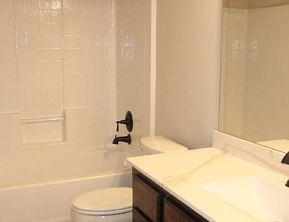 5th image of 5801 Clearwater Dr