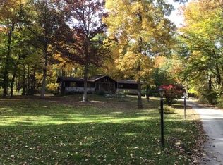 880 Deadwood Ln, Brighton, MI 48114