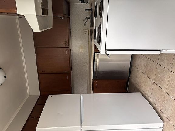 5th image of 1676 Western Ave #2B