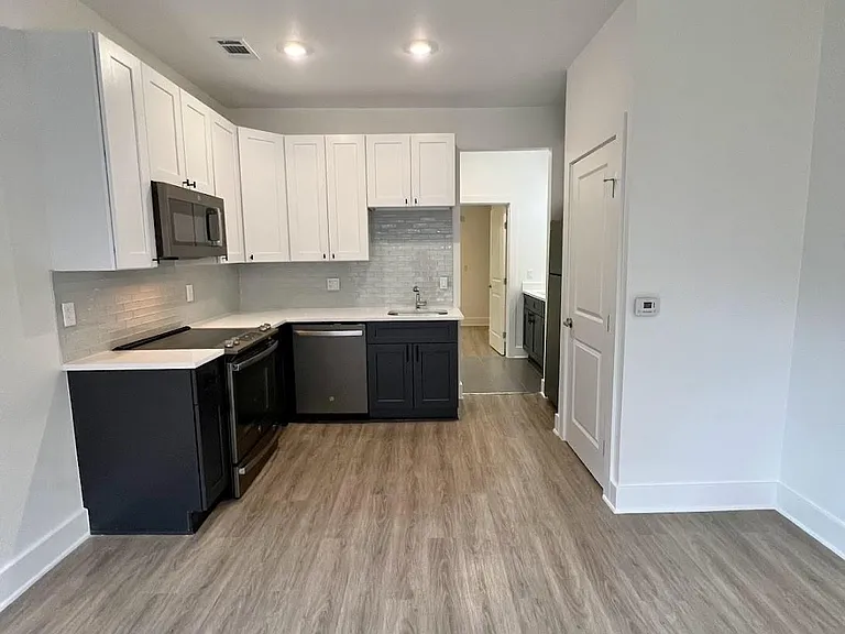 2210 Pearl St #202 — Photo 1