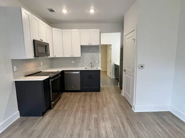 2210 Pearl St APT 202, Austin, TX 78705