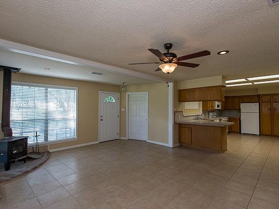 4th image of 110 Lancelot Dr
