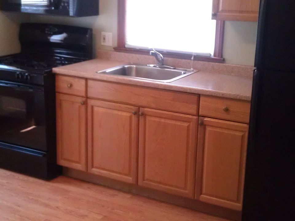 2nd image of 10916 Mountview Ave