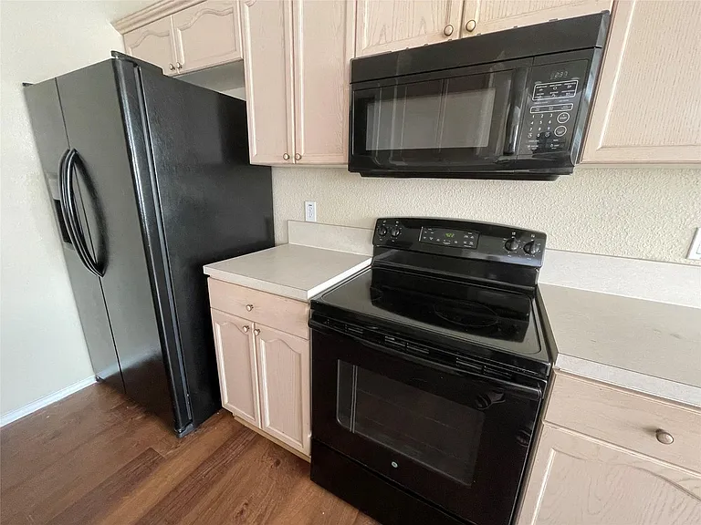 4601 Saint Thomas Pl — Photo 4