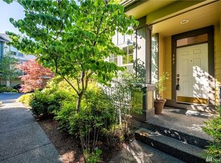 7720 Fairway Ave SE UNIT 402, Snoqualmie, WA 98065