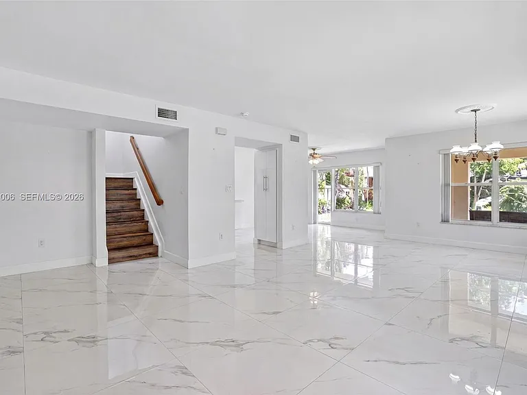 14102 SW 167th Ter — Photo 4