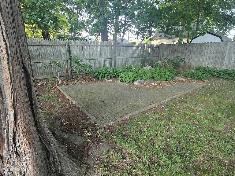 72 Godfrey St — Photo 12