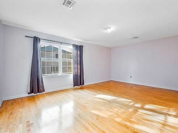 3rd image of 13-15 Norfolk St #1