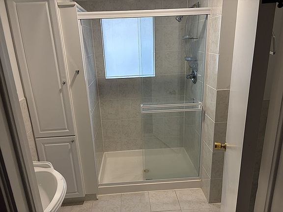 5th image of 9609 NW 77th Ter