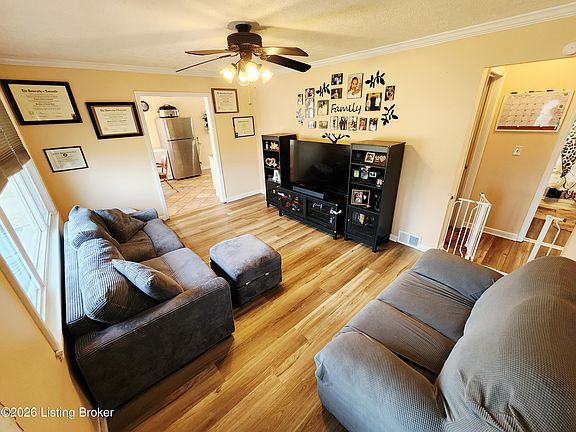 3rd image of 13206 Meadowlawn Dr