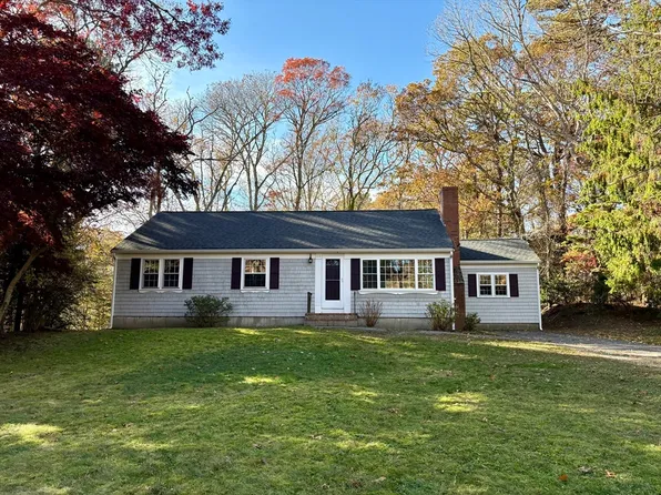 55 Chickadee Ln, Barnstable, MA 02630