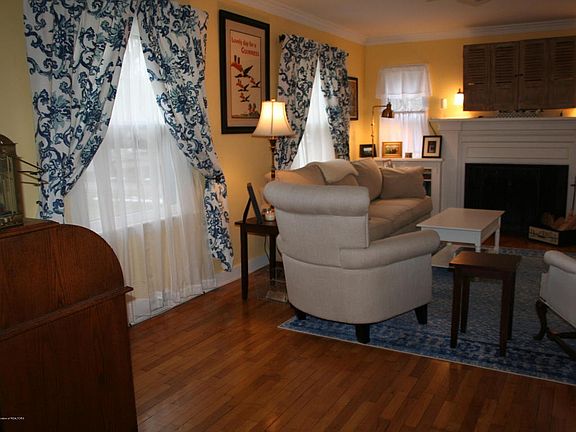 2nd image of 152 Maplewood Dr